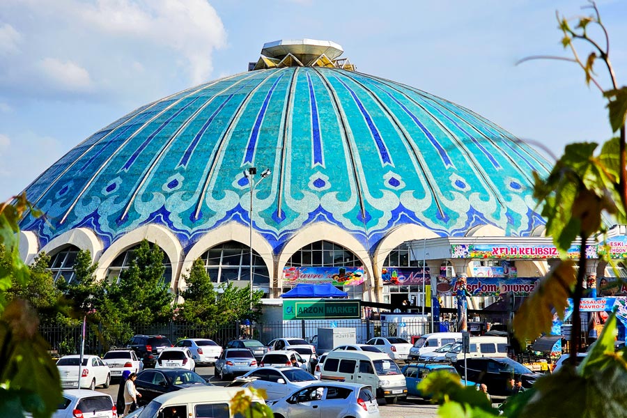Traditional market scene in Tashkent