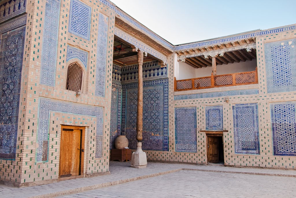 Visit Toshhovli Palace on Khiva private heritage experience