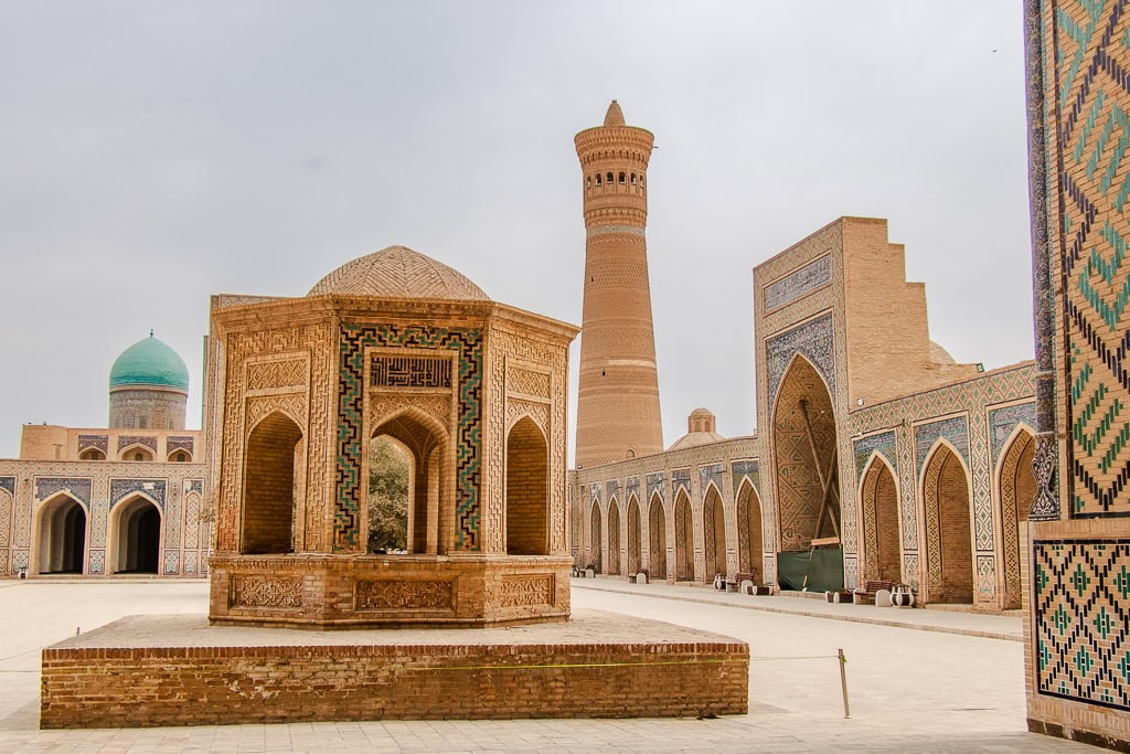 Visit the Kalyan Mosque on a guided Bukhara private tour